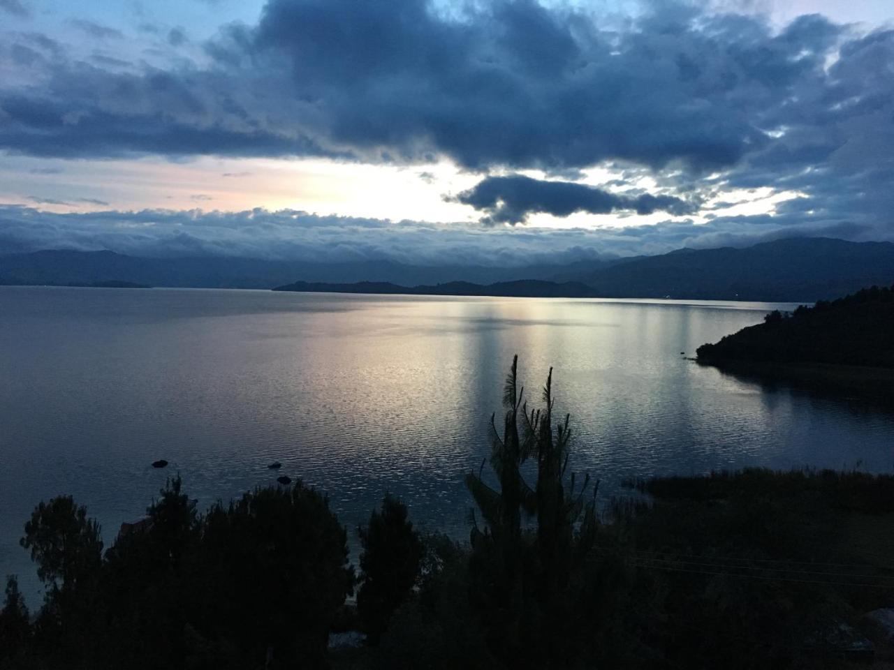 El Arca De Noah Bed & Breakfast Tota Bagian luar foto