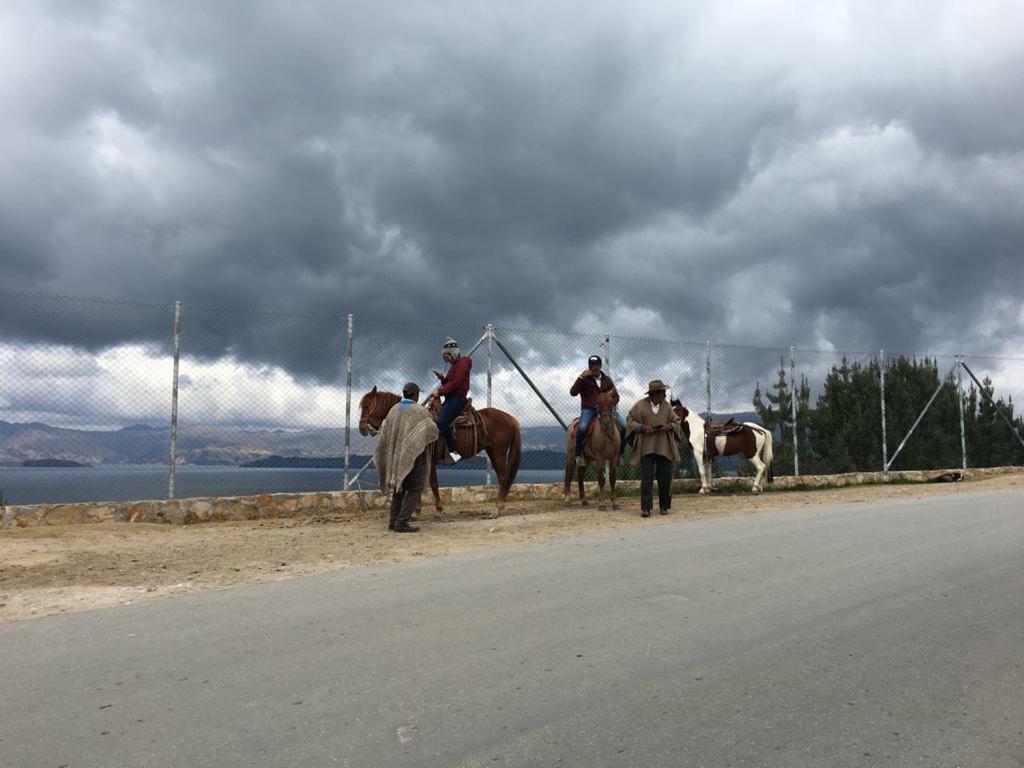 El Arca De Noah Bed & Breakfast Tota Bagian luar foto