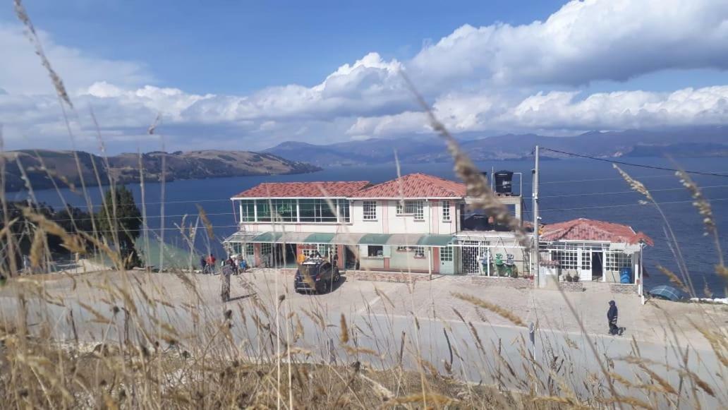 El Arca De Noah Bed & Breakfast Tota Bagian luar foto