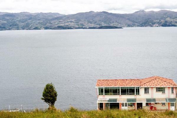El Arca De Noah Bed & Breakfast Tota Bagian luar foto